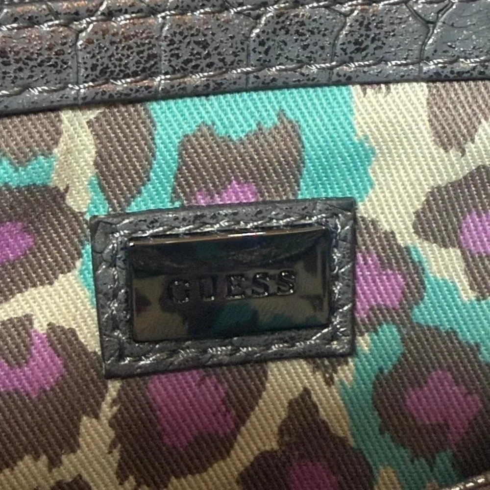 Vintage Guess Y2K‎ Silver Snakeskin Crossbody Clutch Metallic Chain Bag